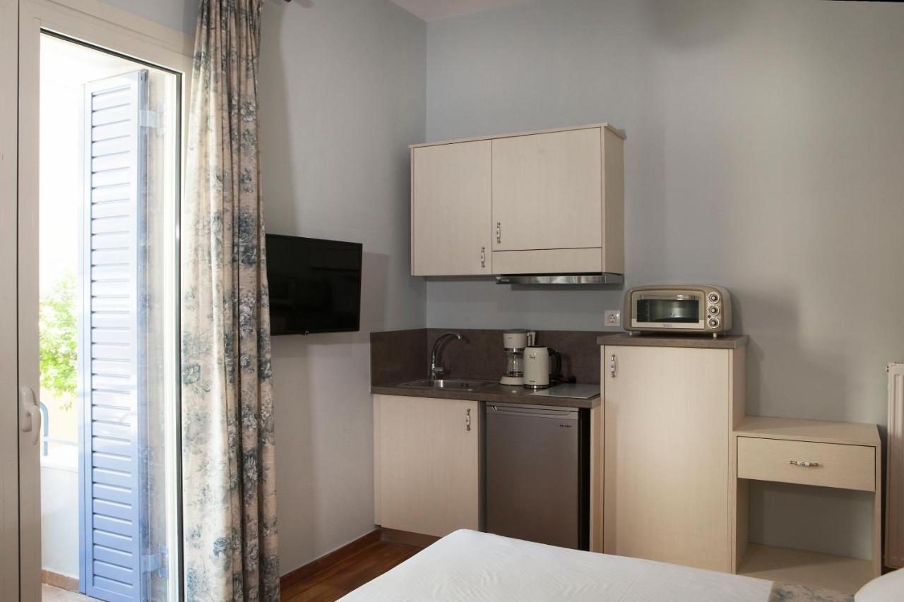 Lovely 1St Fl. Apt, With Balcony In Pagrati Athena Bagian luar foto