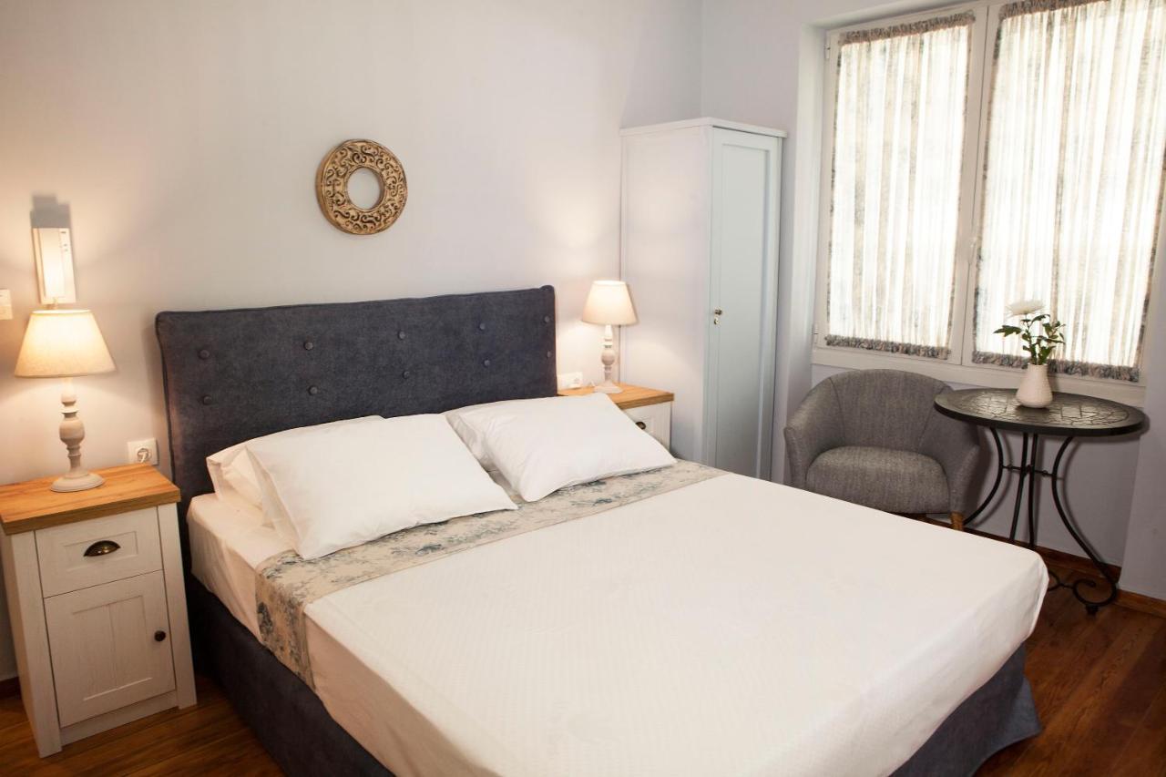 Lovely 1St Fl. Apt, With Balcony In Pagrati Athena Bagian luar foto