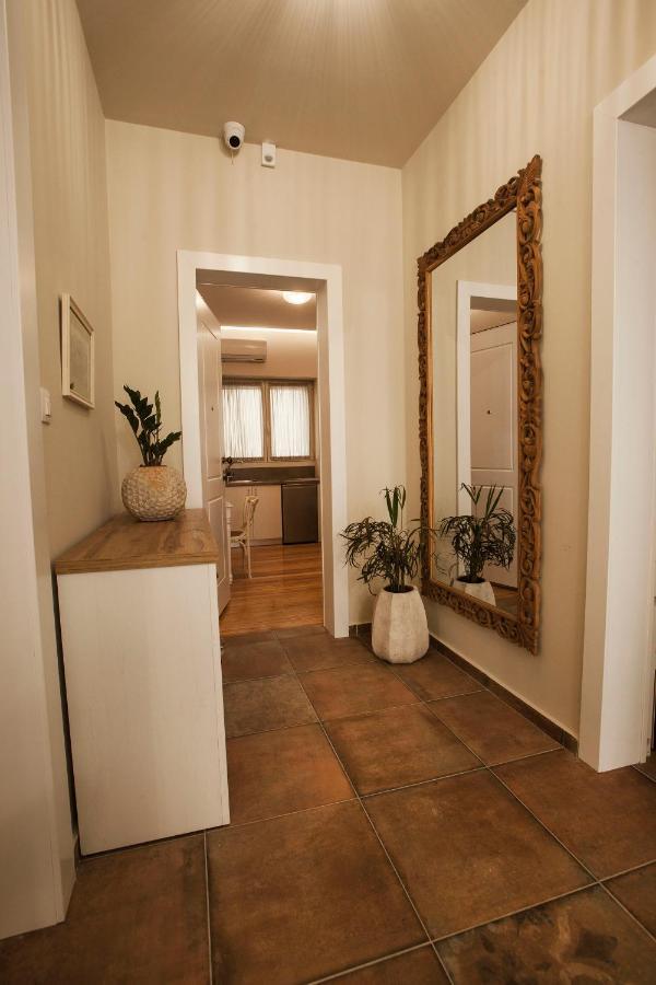 Lovely 1St Fl. Apt, With Balcony In Pagrati Athena Bagian luar foto